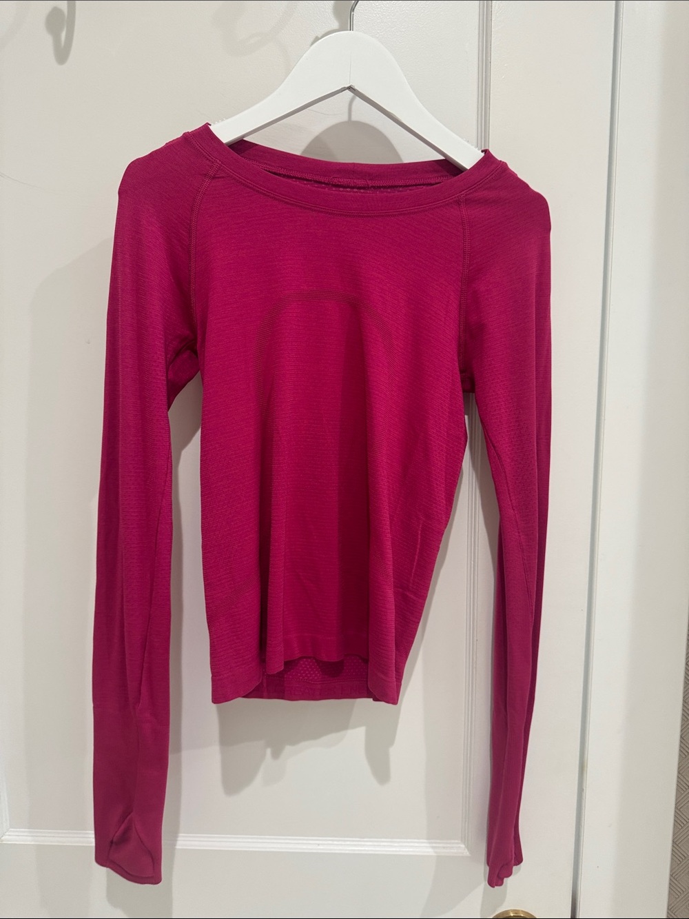 Lululemon Swiftly Tech Long Sleeve • Fuchsia • Scoop Neck